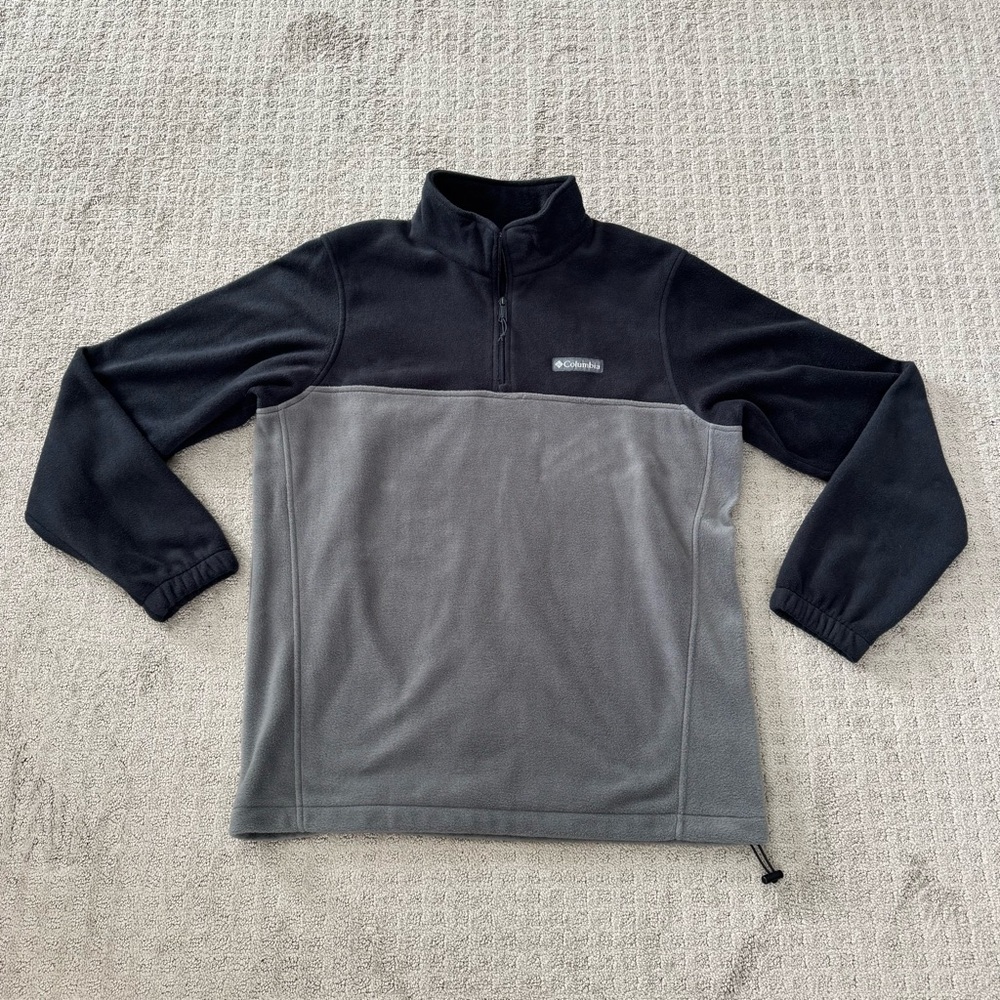 Columbia Men's Dark Blue and Gray Quarter Zip Sweater Medium